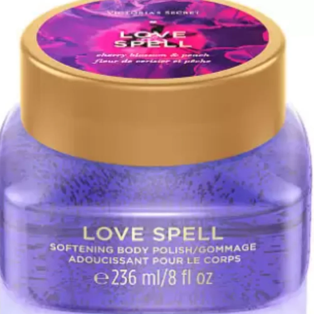 🆕SEALED🆕️ Victoria's Secret Love Spell Softening Body Polish